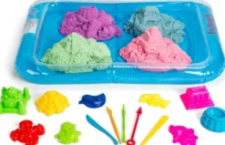 Artkids - Fluffysand - Stort 2 KG Sand Sæt Med Tilbehør - 4 Farver