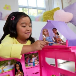 Barbie - Dream Camper Van Legesæt - Over 60 Tilbehørsdele