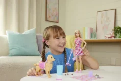 Barbie Jjb46 - Walk & Potty Pup Malibu Dukke - Family & Friends