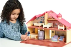 Bluey - Hus Legesæt - Inkl. Bluey Figur Og Møbler