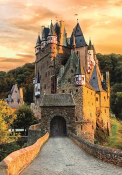 Clementoni - Golden Hour At Eltz Castle Puzzle - 1000 Brikker