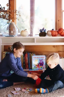 Eeboo - Hand Me A Candy - Føl Og Find - Slik Spil Til Børn
