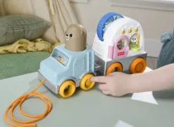 Fisher-Price - Friendship Forest Pull-Along Camper - Aktivitetsbil
