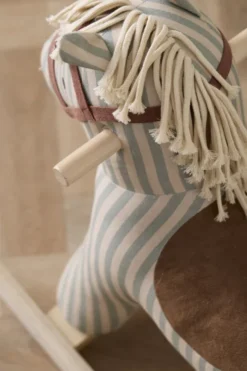 Gyngehest Sam - Blå Med Striber - Aiden - Kids Concept