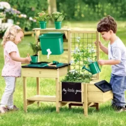 Hape - Grow & Play Potting Table - Pottebord