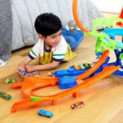 Hot Wheels - Stunt Tracks Mid-Air Crash - Bilbane Inkl. 1 Bil