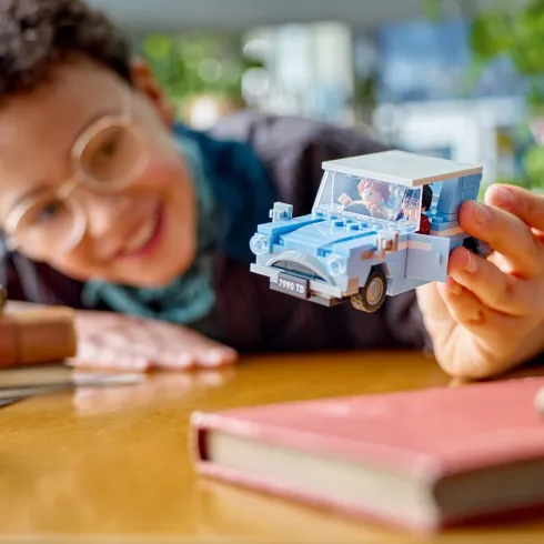 Lego Harry Potter - Ford Anglia Flyvende Bil - 76424