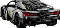 Lego Technic - Lamborghini Revuelto-Supersportsvogn - 42214