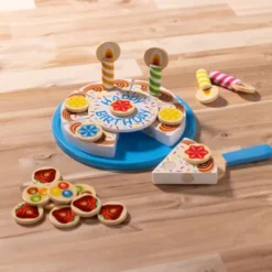 Melissa & Doug - Wooden Birthday Cake - Legesæt I 34 Dele