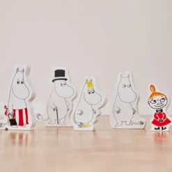 Moomin Legesæt Med Træfigurer Og Legescene - Barbo Toys