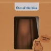 Out Of The Blue - Kapivar Figur I Klækkende Træstamme
