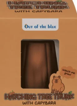 Out Of The Blue - Kapivar Figur I Klækkende Træstamme