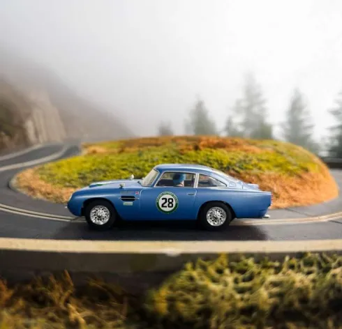 Scalextric - Aston Martin Db5 - Historic Gt Racing - 1:32 - C4599