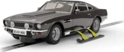 Scalextric - Aston Martin V8 Bil - James Bond 007 - C4239