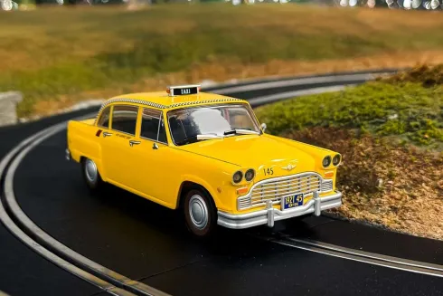 Scalextric C4606 - James Bond Checker Taxi Cab Bil - 1:32
