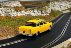 Scalextric C4606 - James Bond Checker Taxi Cab Bil - 1:32