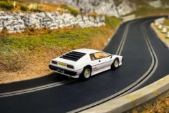 Scalextric C4631 - Lotus Esprit Turbo White - James Bond - 1:32