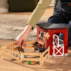 Schleich Stald - Gedestald Med Tilbehør - 42726