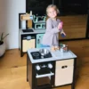 Small Foot - Legekøkken Med Tilbehør Og Køkkenø - Træ - Sort