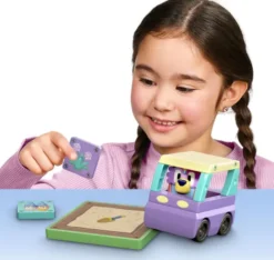Tile Town - Bluey Magnetiske Mini Legesæt - Granny Janet Tile Set