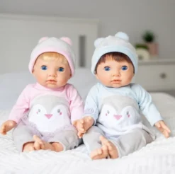 Tiny Treasures - Babytvillingedukker I Pingvin Outfit