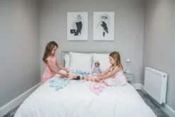 Tiny Treasures - Babytvillingedukker I Pingvin Outfit